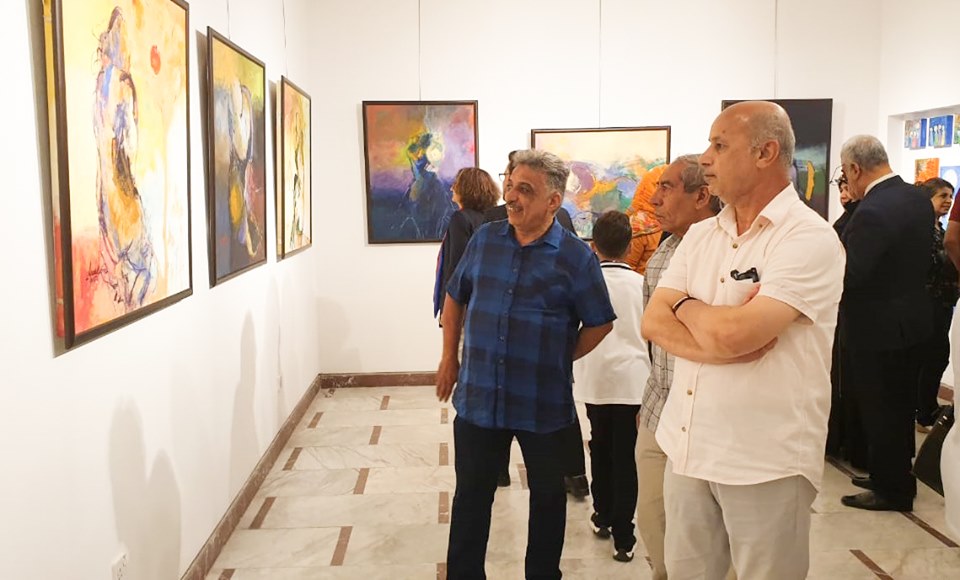 افتتاح المعرض التشكيلي المشترك تحت عنوان ( الحريات ) لثلاثة فنانات تشكيليات